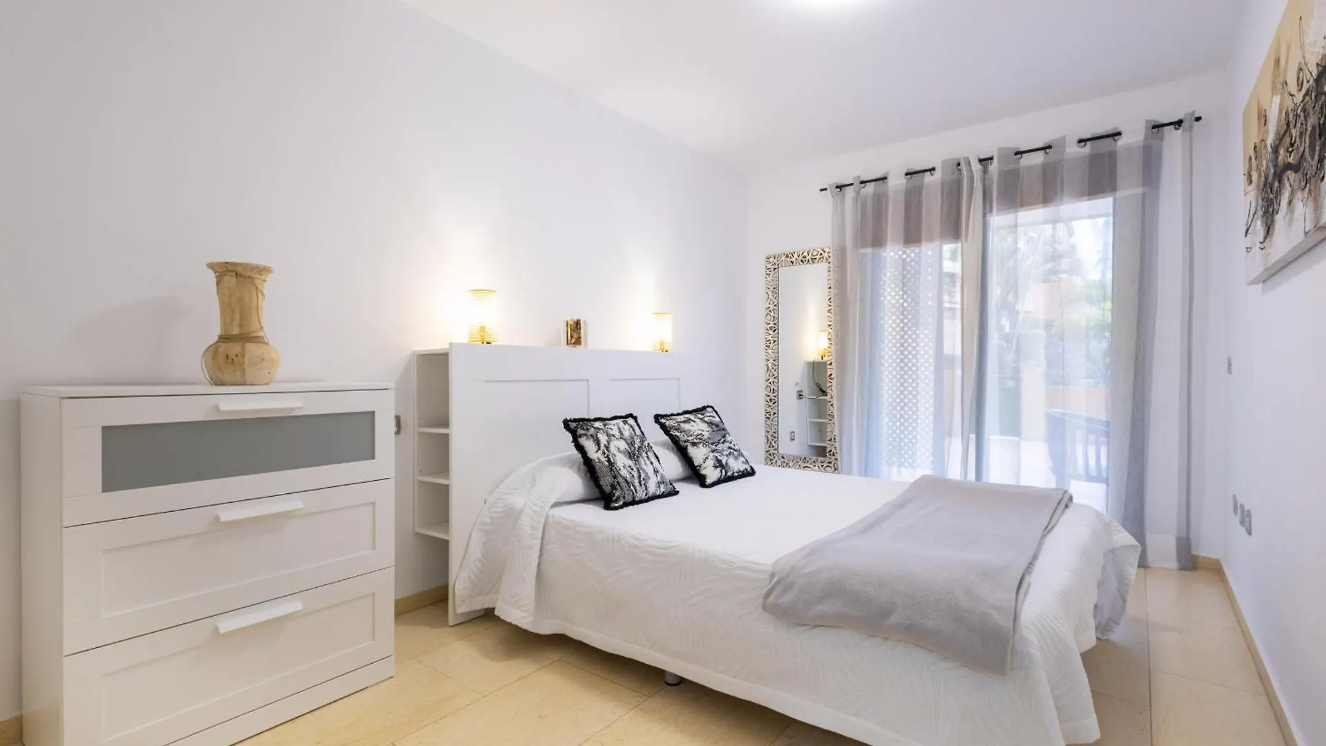 Contatti di Vivienda Con Piscina En Puerto De La Cruz